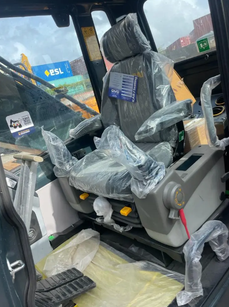 HYUNDAI R210
